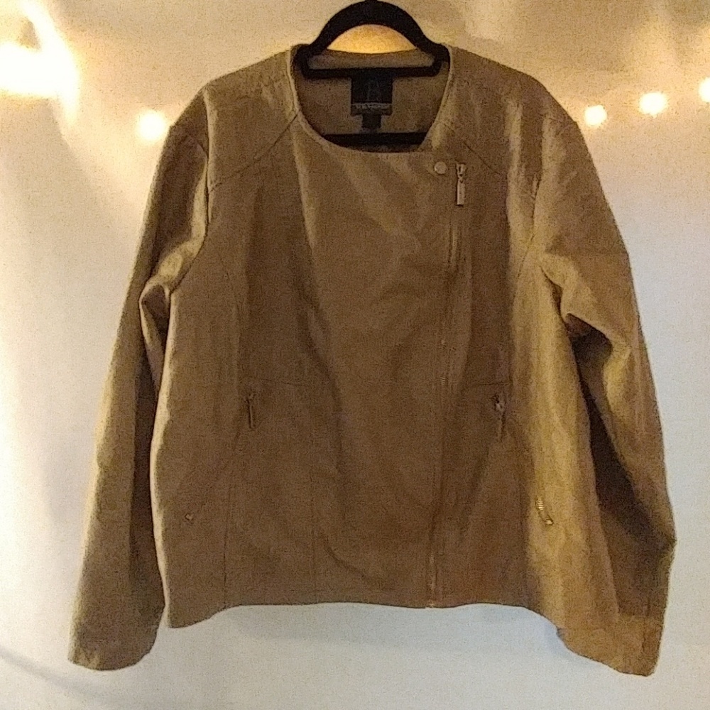 Super soft, fitted pleather jacket